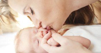 Il profumo del neonato è come una droga per la mamma! profumo neonato mamma