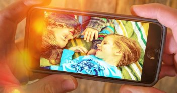 Bambini, privacy e foto online: cosa dice la legge? foto bambini online cosa dice legge