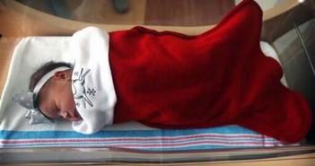 Nella calza di Natale: un bambino! bimbi nati a Natale