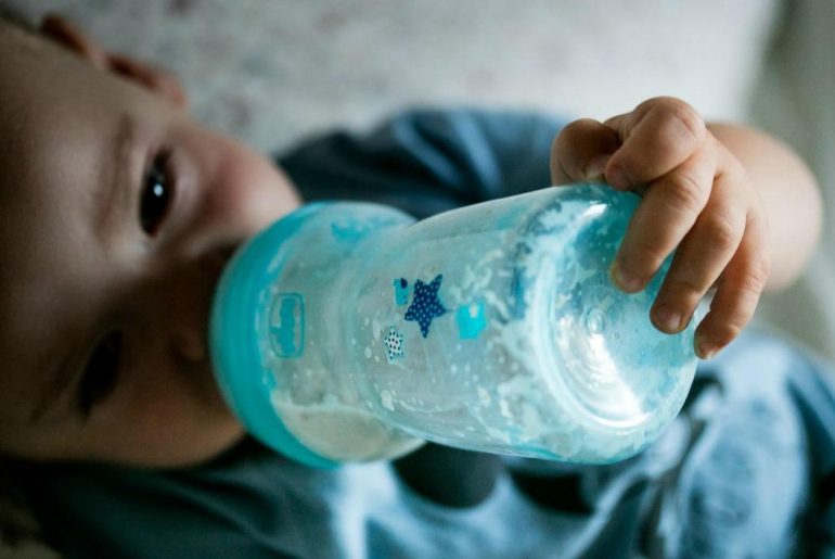 Allattamento e biberon: alternarli è possibile? La mia esperienza chicco biberon natural feeling bambino ciuccia