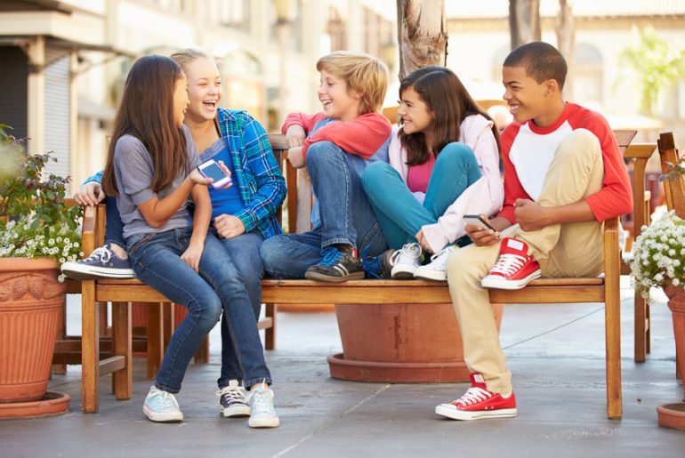 7 sfide che devono affrontare i preadolescenti e i loro genitori sfide preadolescenti genitori