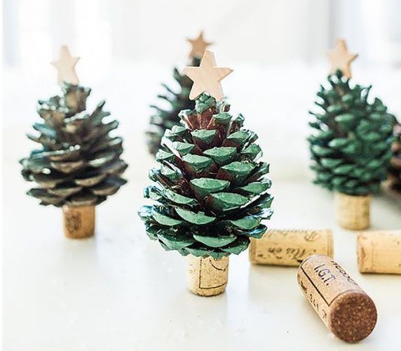 Albero Di Natale Fai Da Te Cartone.20 Lavoretti Per Natale Da Fare Con I Bambini Mammeacrobate