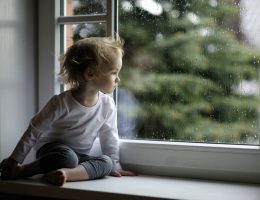 bambini pioggia a milano