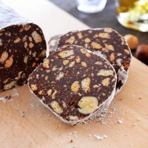 Salame di cioccolato: il dolce facilissimo da preparare insieme ai bambini