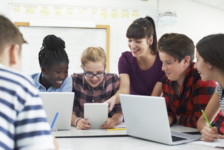Dai banchi delle elementari alle scuole medie: i consigli di Parentsmile per gestire al meglio il dialogo in famiglia